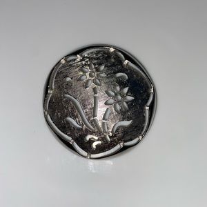 Vintage Sarah Coventry silvertone metal brooch flower textured